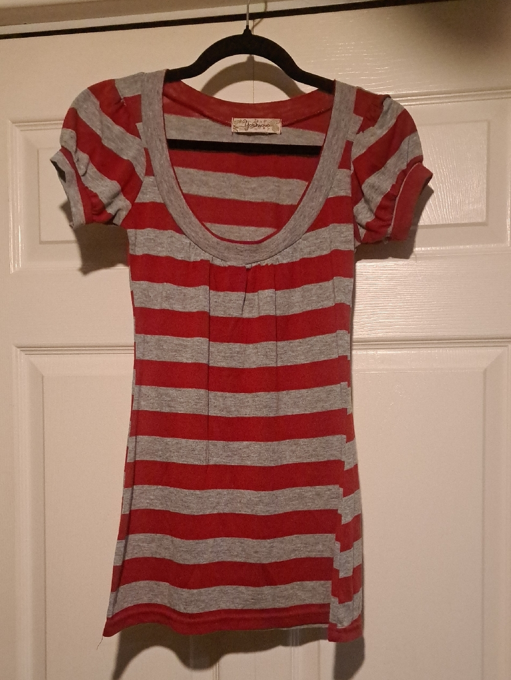 🍬 Striped Scoop Neck Tee - Red & Gray Comfortable casual Loose Fit